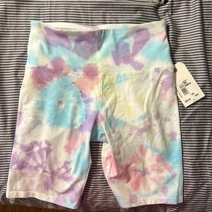 Billabong biker shorts.
